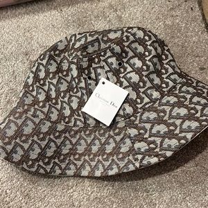 Lookalike Christian Dior Bucket Hat